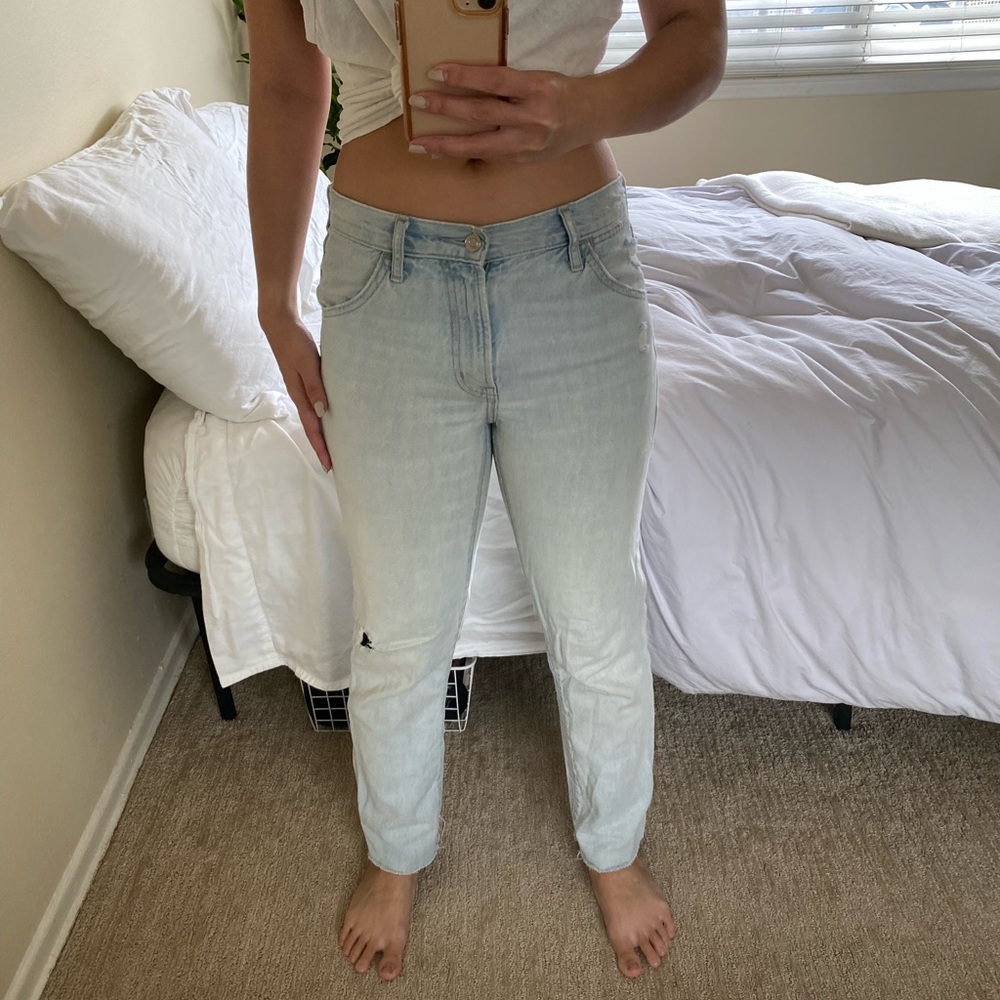 Gap 1969 light wash boyfriend jeans // size 25